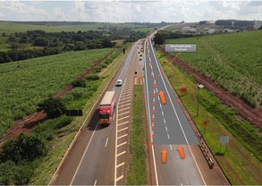 Desvio para pista projetada no km 69+200 da SP255
