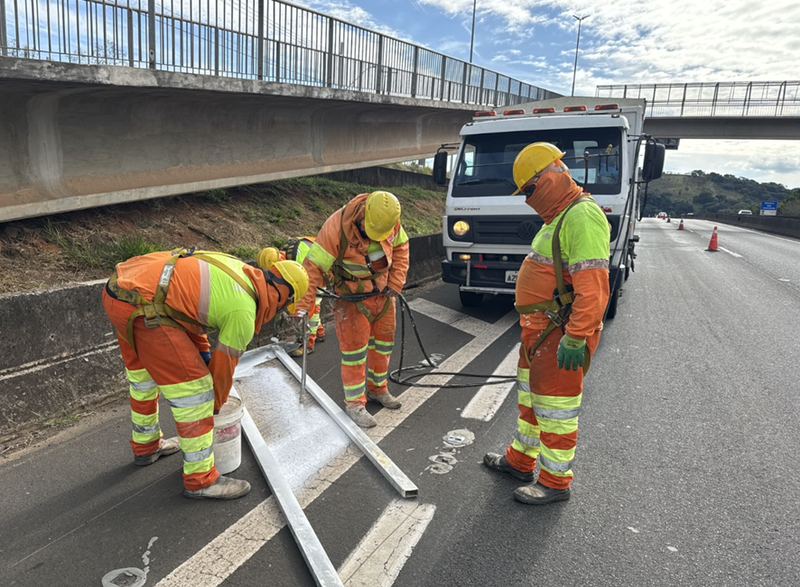 MANUTENÇÃO DE SINALIZAÇÃO HORIZONTAL - APROVADO POR SEGURANÇA DO TRABALHO