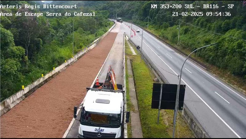 Manutenção área de escape Régis