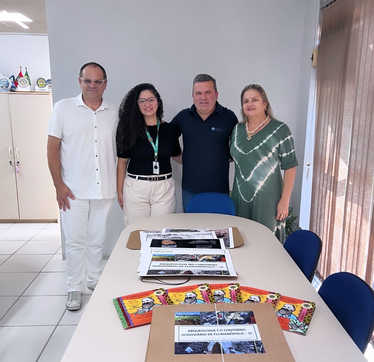 SECRETARIA MUNICIPAL DE EDUCAÇÃO PALHOÇA - ENTREGA DE 500 Unid