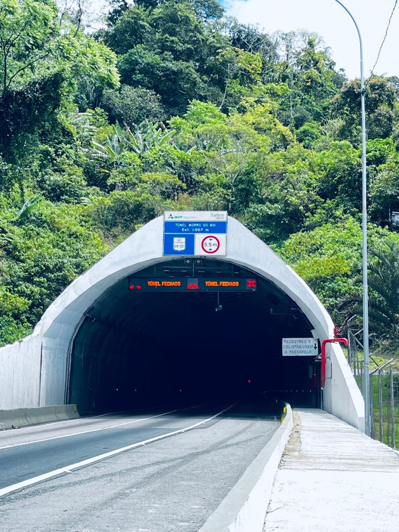 Túnel Morro do Boi